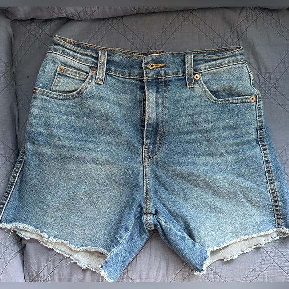 Signature by Levi Strauss Women's Classic Blue Jean Shorts - Picture 2 of 2